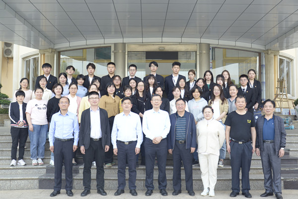 太阳成集团tyc234cc举行思政课集体备课会(图1)