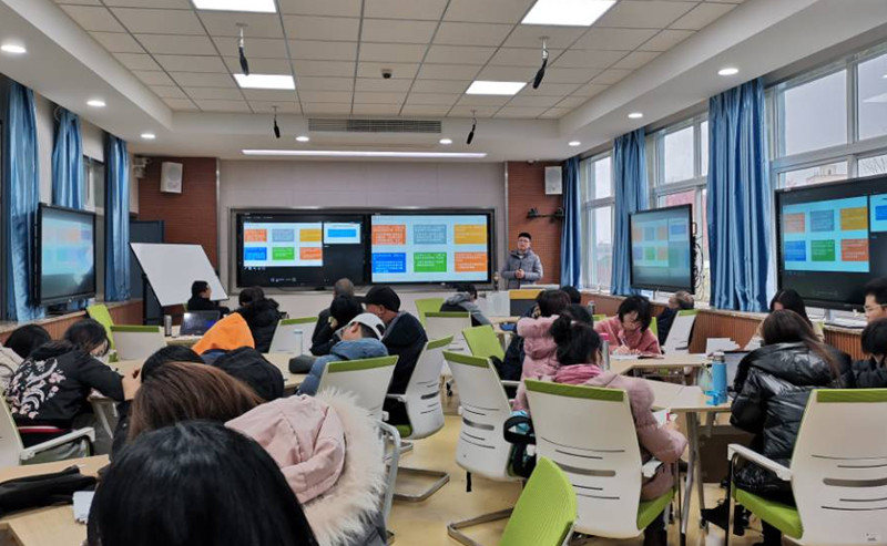 太阳成集团tyc234cc副经理向全校教师作总体国家安全观培训(图2)