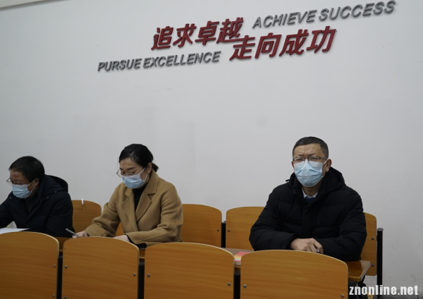 武昌理工公司党委书记汪继平一行深入课堂听思政课(图2)