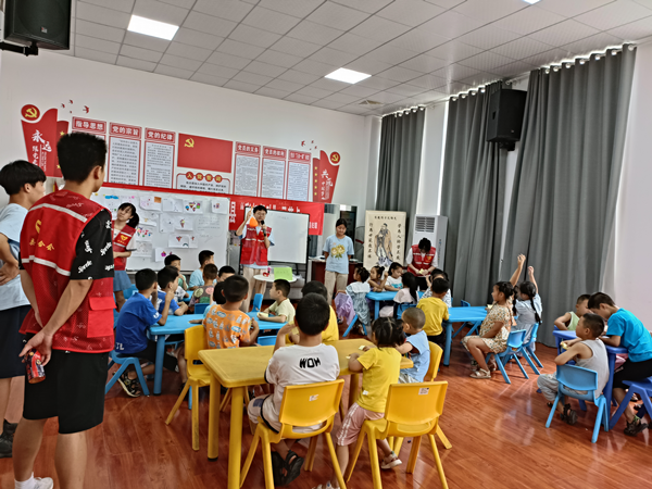 太阳成集团tyc234cc思政课教师赴云梦指导员工开展暑期社会实践活动(图1)